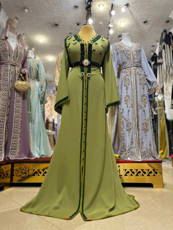 قفطان مطروز في صدر - Image 3